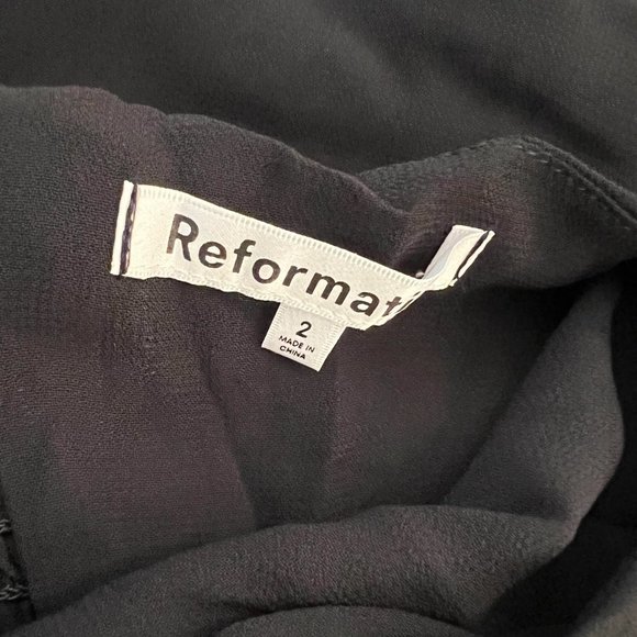 LAST ONE! Reformation Bess Dress in Black - Picture 13 of 16